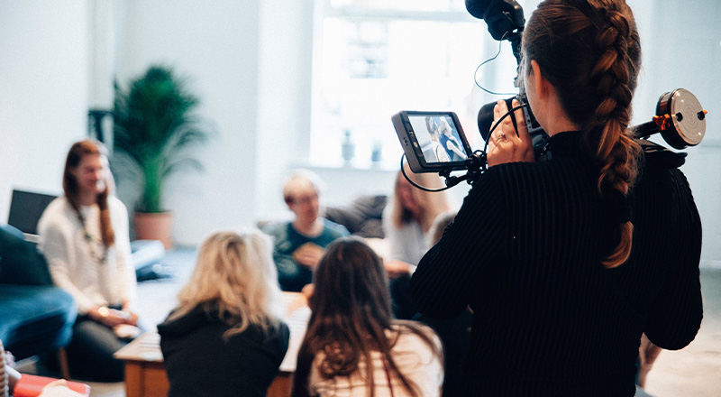 教育・学術報道事業部